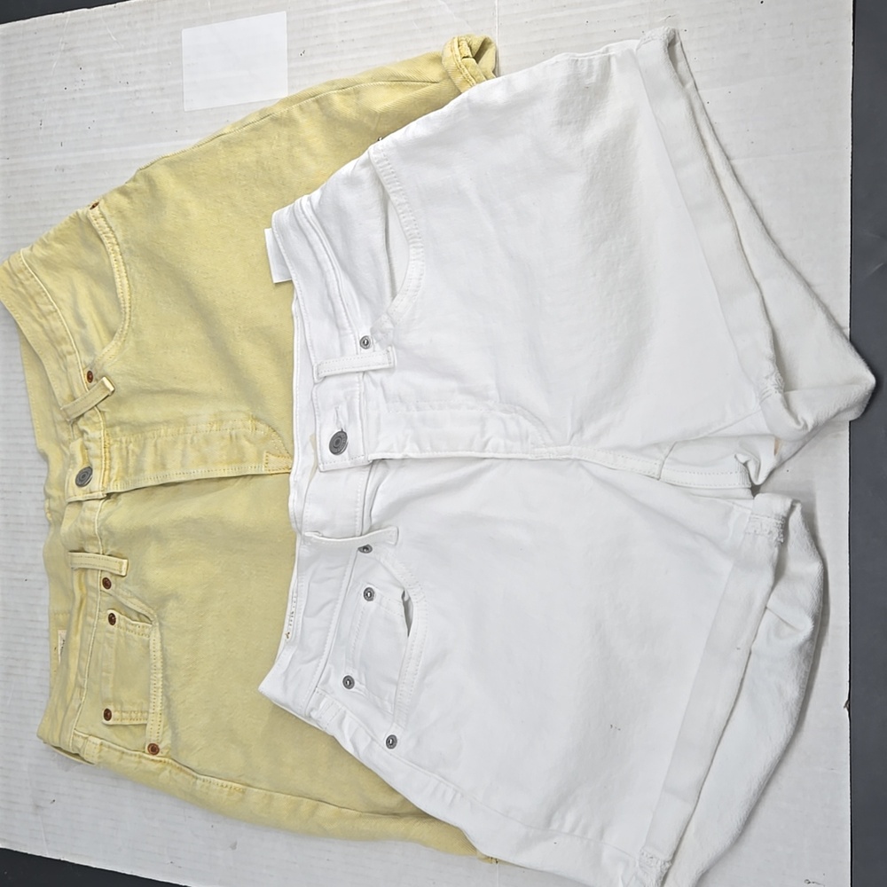 Levi's White 31W and Yellow 32W Denim Shorts Bundle (2)